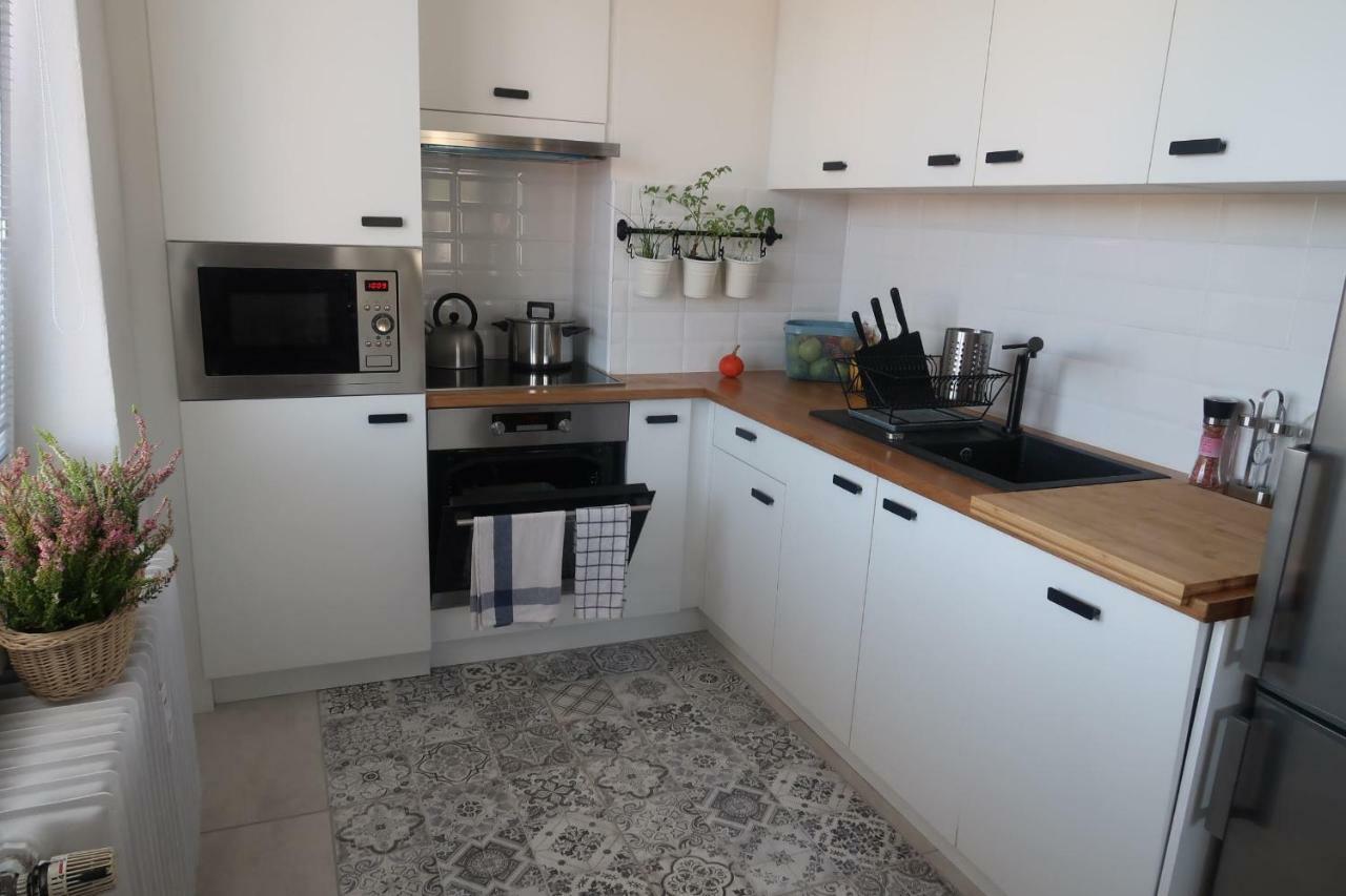 Hniezdo V Raji 1 - Luxurious Apartment 3 Min Walk To City Center Spišská Nová Ves Exteriör bild